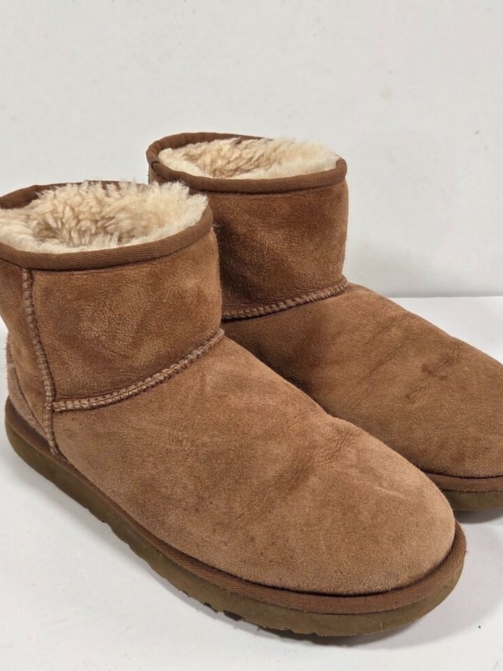 Reposhed: Womens UGG Classic Mini II Boot - Sand Size 8 - Picture 2 of 4